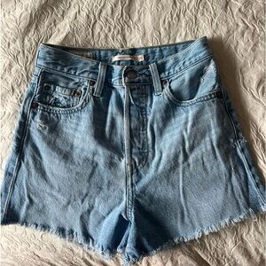 Levi’s Ribcage Shorts